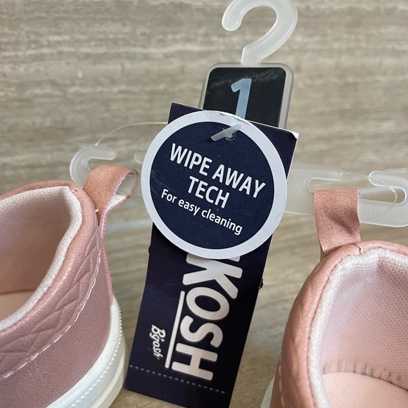 OSHKOSH NWT Girls Size 1 Pink White Slip-on Sneakers Wipe away tech "Brenda" - Picture 3 of 9